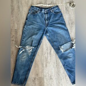 Vintage Levi’s- 550 Medium (10) size 28